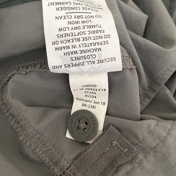 REI Coop Convertible Nylon Camp/Hike Pants - Picture 7 of 9